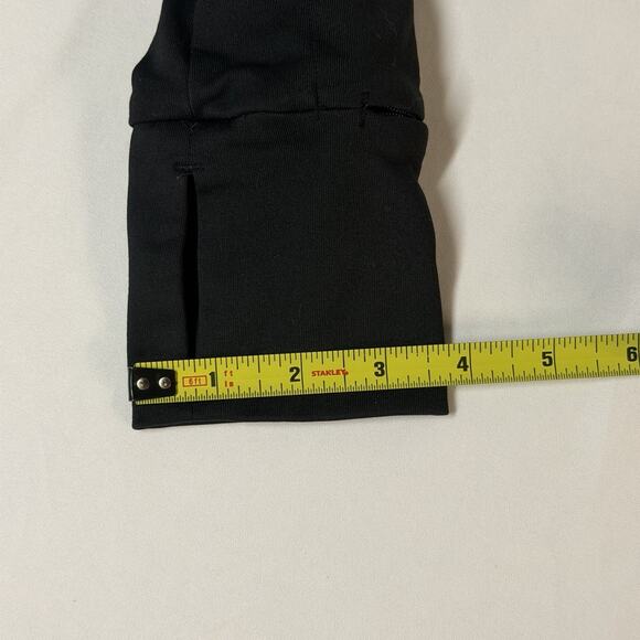 Under Armour Women’s Cold Gear Fitted Quarter Zip Pullover. Black. Size MD - Picture 15 of 15